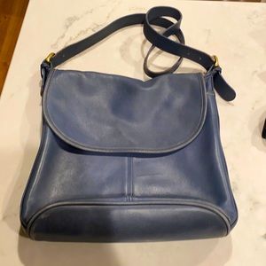 VINTAGE COACH bag, large , Navy blue leather, great condition,